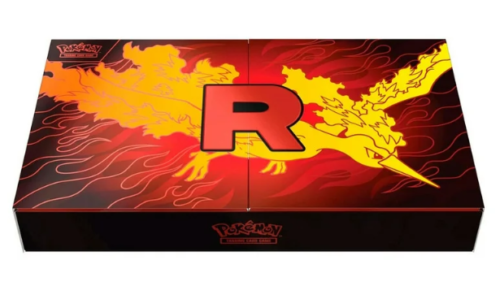 Pokémon TCG: Team Rocket’s Moltres ex – Ultra Premium Collection